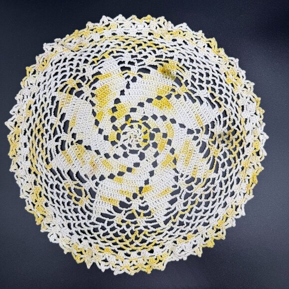 Vtg Crochet Doilies & Decor Floral Spring Basket Cottagecore Farm Table 5pc Set - Picture 3 of 16